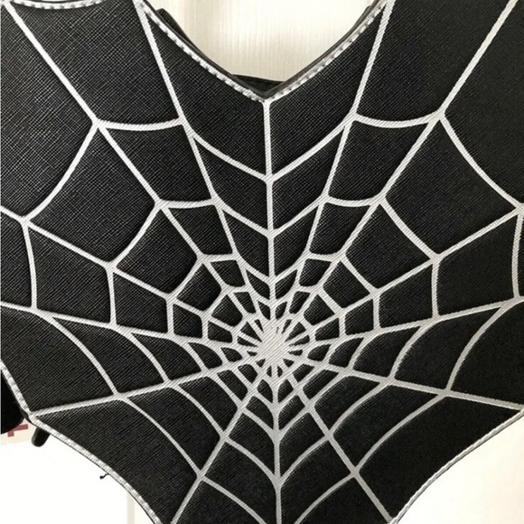 Mad Engine Halloween Spider Web Heart Backpack Purse - New - Picture 4 of 4